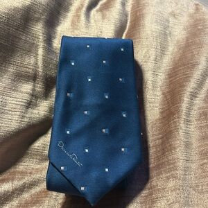 Vintage Oscar de la Renta blue tie